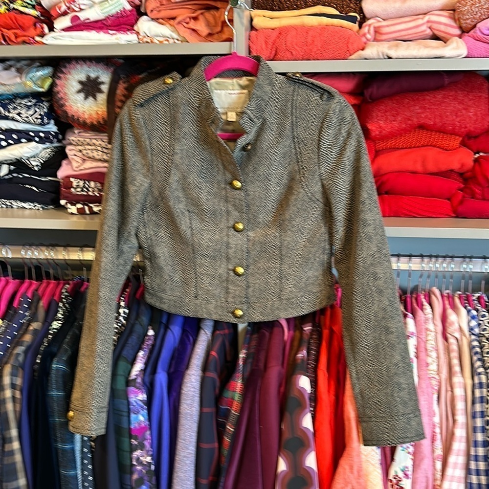Banana Republic black and tan snake print cropped blazer/light jacket size 2